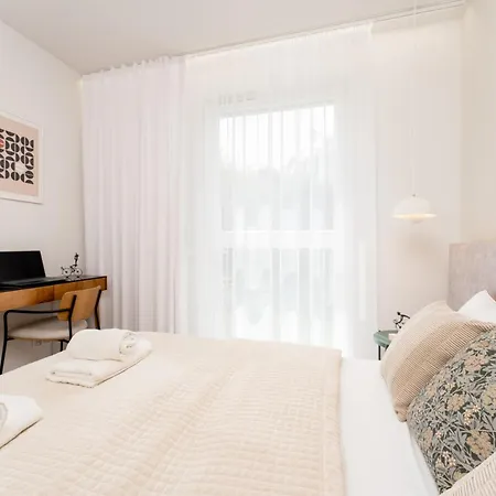 Stare Z Widokiem Na Ogrod, Bezplatny Parking, Szybkie Wi-fi דירה קרקוב